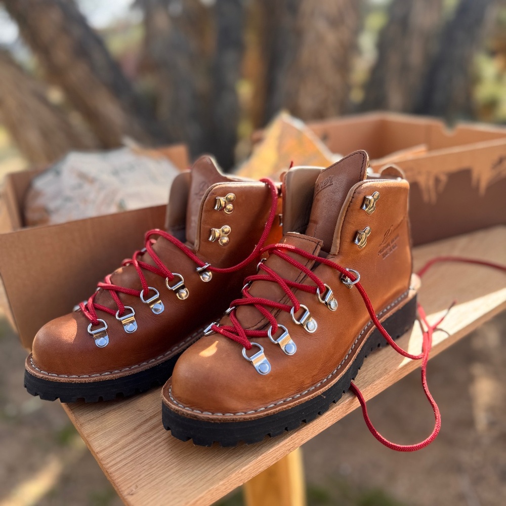 DANNER MOUNTAIN LIGHT CASCADE CLOVIS GORE-TEX (WATERPROOF)